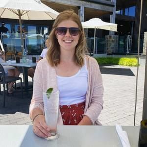 Meet your Posher, Hannah